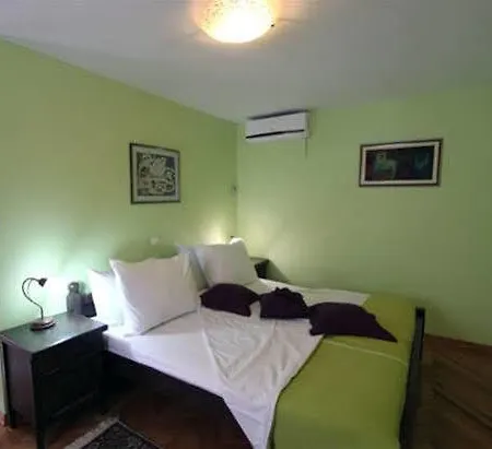 Guest house Base Split