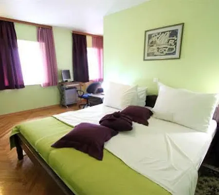 Guest house Base Split