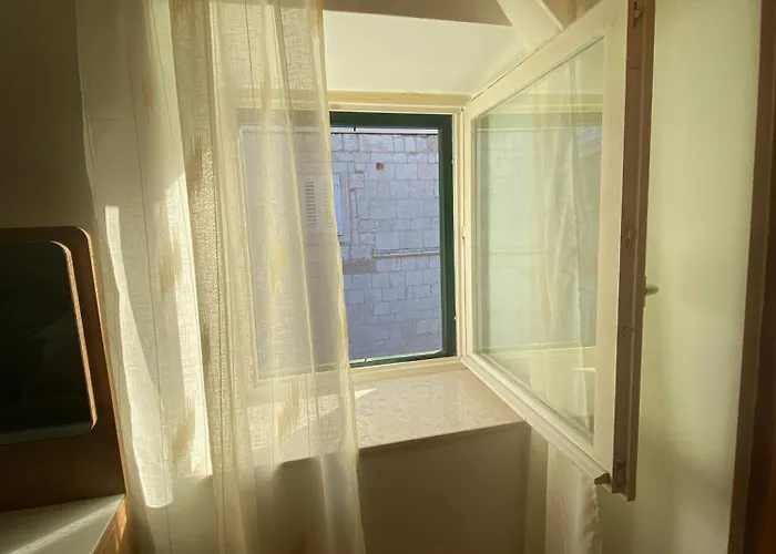 Base Affittacamere 3*