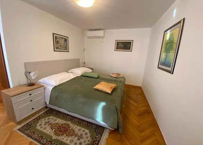 Base Affittacamere 3*