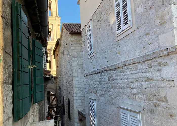 Affittacamere Base 3*