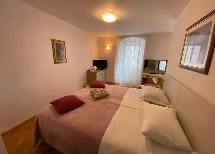 Affittacamere Base 3*