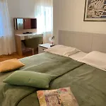 Base Vendégház Split