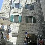 Base Vendégház 3*