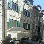 Base Vendégház